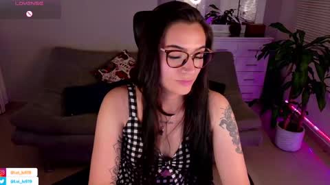 Luisa    online show from February 2025 12:08:02 AM