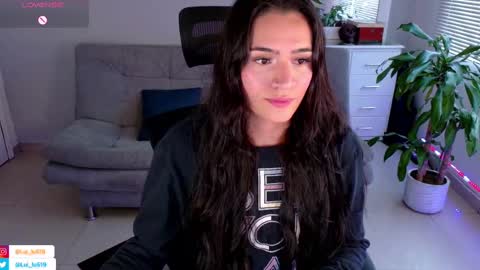 Luisa    online show from February 2025 09:19:02 PM