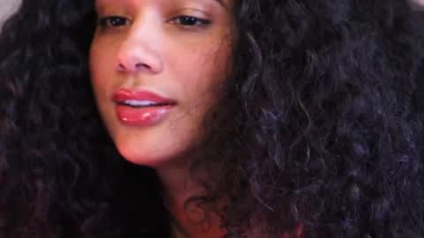 Snapshot of soytropicalfruit chatting on December 2024 10:13:02 PM You want to talk to me more personal follow me in My Channel VIP 50 the discount online show from December 2024 10:13:02 PM