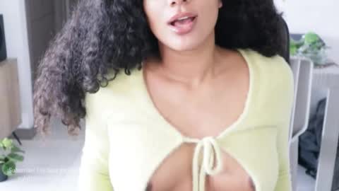 Snapshot of soytropicalfruit chatting on October 2025 03:09:01 PM You want to talk to me more personal follow me in My Channel VIP 50 the discount online show from October 2025 03:09:01 PM