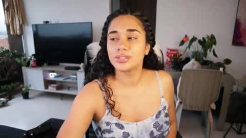 Snapshot of soytropicalfruit chatting on October 2025 10:09:02 PM You want to talk to me more personal follow me in My Channel VIP 50 the discount online show from October 2025 10:09:02 PM