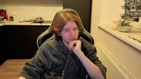 Snapshot of spaisenok chatting on October 2025 09:21:02 PM Mike online show from October 2025 09:21:02 PM