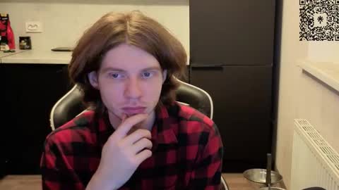 Snapshot of spaisenok chatting on November 2025 10:43:02 PM Mike online show from November 2025 10:43:02 PM