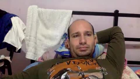 Snapshot of sparei7 chatting on November 2025 04:18:02 PM Snaiky online show from November 2025 04:18:02 PM