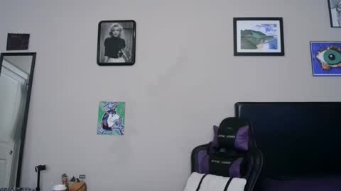 Snapshot of sparkle_pinuppp chatting on November 2025 07:25:02 PM Tip 1 token Follow me on instagram Sparkle pinuppp online show from November 2025 07:25:02 PM