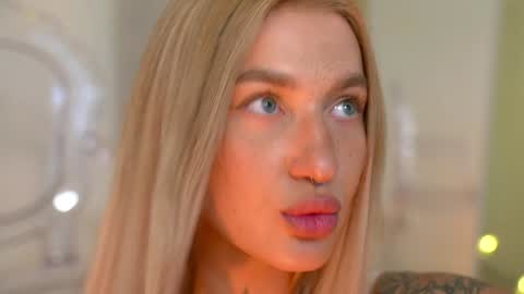 Snapshot of sparks__daisy chatting on December 2024 01:10:02 PM DAISY online show from December 2024 01:10:02 PM