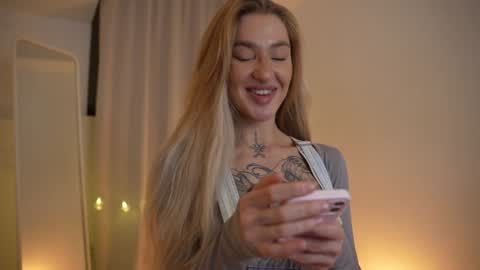 Snapshot of sparks__daisy chatting on January 2025 03:39:02 PM DAISY online show from January 2025 03:39:02 PM