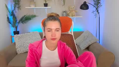 spicy_lexi online show from September 2025 07:01:01 AM
