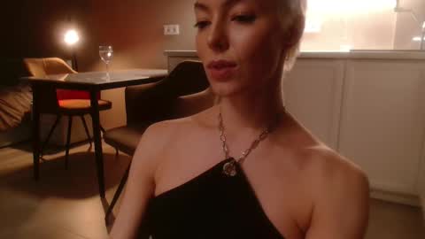 Snapshot of spiklencii chatting on October 2025 06:42:02 PM Elizabeth online show from October 2025 06:42:02 PM