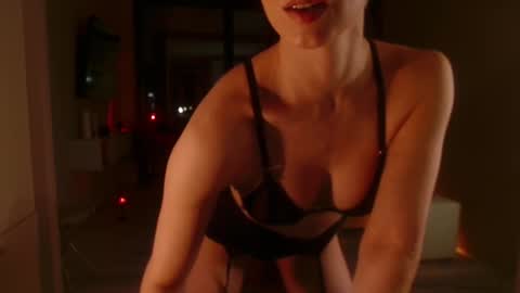 Snapshot of spiklencii chatting on October 2025 04:58:01 PM Elizabeth online show from October 2025 04:58:01 PM