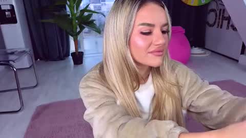 Anna online show from November 2025 12:38:01 PM