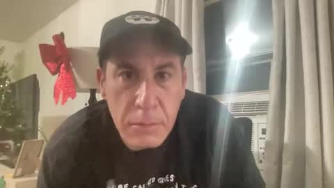 Snapshot of spun4feet chatting on December 2025 07:56:02 AM spun4feet online show from December 2025 07:56:02 AM