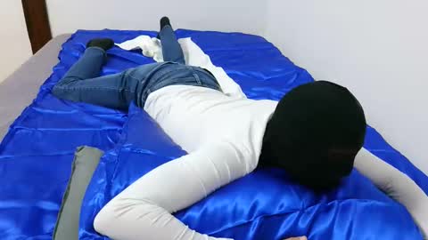 boyxxx25 online show from November 2025 05:44:01 PM