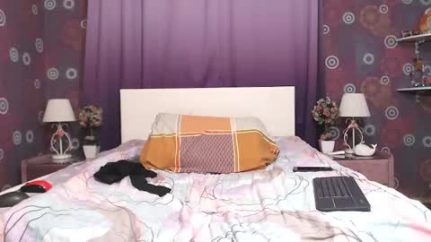 Snapshot of squirtyjess chatting on February 2025 11:31:01 PM just Jess online show from February 2025 11:31:01 PM