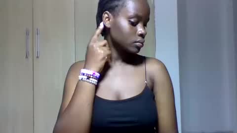 Snapshot of squiter_girlie chatting on October 2025 08:04:02 AM Squiter online show from October 2025 08:04:02 AM