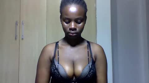 Snapshot of squiter_girlie chatting on November 2025 05:06:02 AM Squiter online show from November 2025 05:06:02 AM