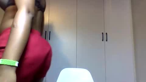 Snapshot of squiter_girlie chatting on December 2025 04:50:01 AM Squiter online show from December 2025 04:50:01 AM