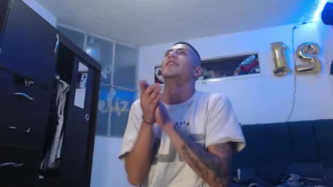 sr_porn01 online show from October 2025 11:33:02 AM