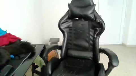 Vic online show from November 2025 11:14:01 PM