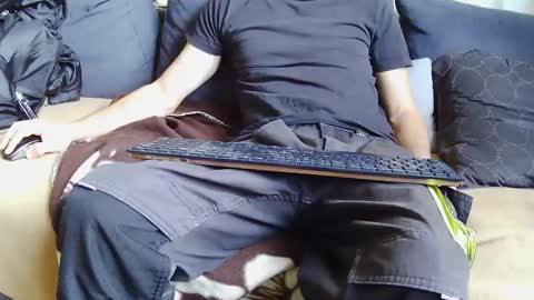 Snapshot of srevinu chatting on November 2025 09:15:02 AM Srevinu online show from November 2025 09:15:02 AM