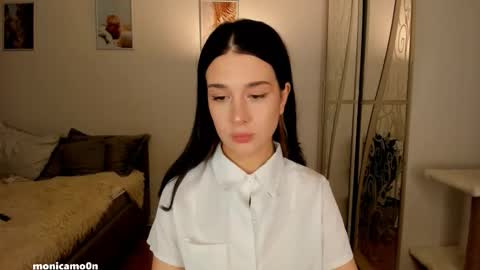 Snapshot of ssash1mii chatting on October 2025 09:54:02 PM Hey guys i miss you so much online show from October 2025 09:54:02 PM