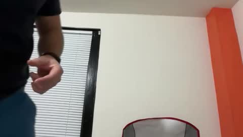 Stack online show from December 2025 02:51:02 AM