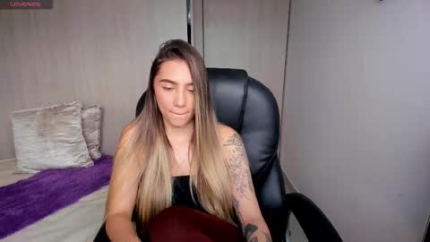 Snapshot of stacyconner chatting on October 2025 03:35:01 PM Stacy Conner online show from October 2025 03:35:01 PM