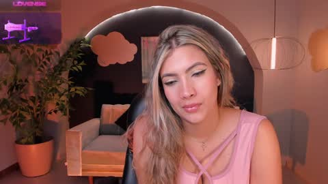 Im Stacy online show from January 2025 04:08:02 PM