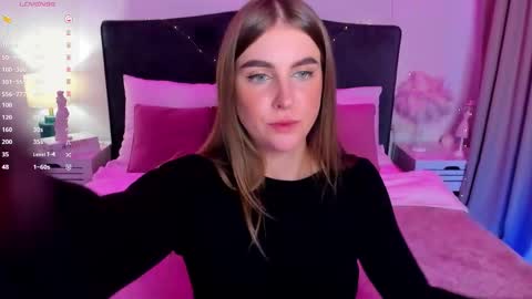 Stacy online show from November 2025 06:35:02 AM