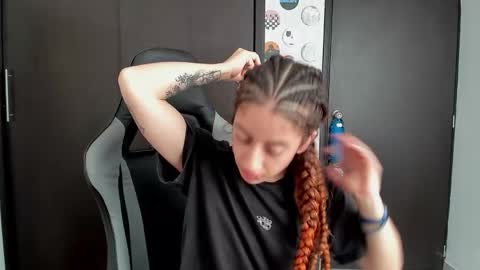 Snapshot of star_shooting chatting on October 2025 09:24:01 PM star_shooting online show from October 2025 09:24:01 PM