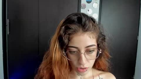 Snapshot of star_shooting chatting on October 2025 08:40:02 PM star_shooting online show from October 2025 08:40:02 PM