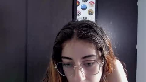 Snapshot of star_shooting chatting on October 2025 10:43:02 PM star_shooting online show from October 2025 10:43:02 PM