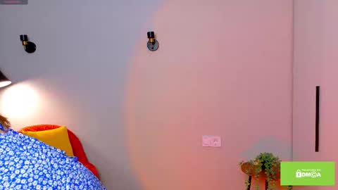 Snapshot of starlace_ chatting on November 2025 03:39:02 AM Nina online show from November 2025 03:39:02 AM