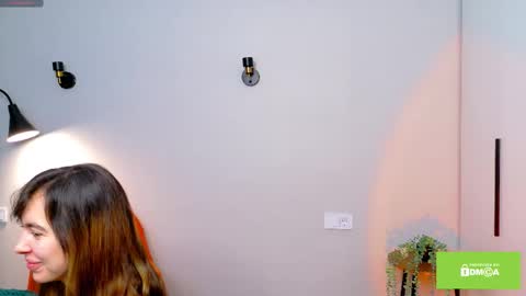 Snapshot of starlace_ chatting on November 2025 03:05:01 AM Nina online show from November 2025 03:05:01 AM