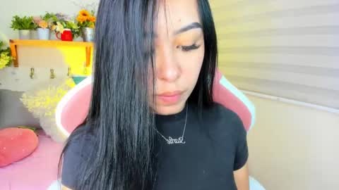 Snapshot of starlie_ chatting on October 2025 01:03:01 AM Alisson online show from October 2025 01:03:01 AM