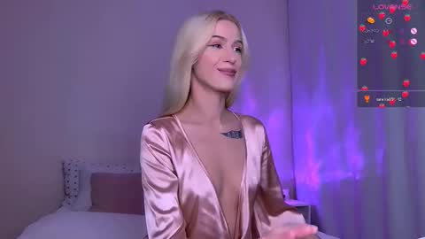 Snapshot of starlightstacey chatting on October 2025 01:02:02 AM Stacey online show from October 2025 01:02:02 AM