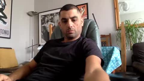 Snapshot of starpizzle chatting on October 2025 12:04:02 PM Starpizzle online show from October 2025 12:04:02 PM