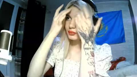Katie online show from September 2025 03:46:02 PM