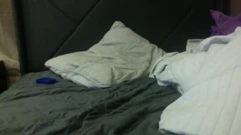 Snapshot of starshine333 chatting on November 2025 06:04:02 AM ashtongue online show from November 2025 06:04:02 AM