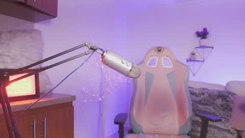 Yoko online show from September 2025 12:39:01 PM