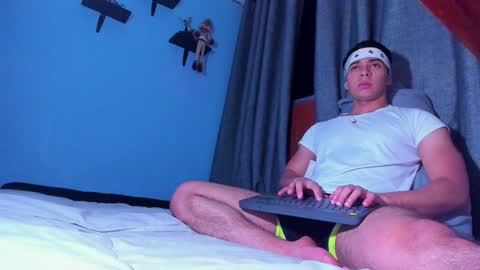 Snapshot of stefann_salvatore chatting on January 2025 07:04:02 AM Stefann Salvatore online show from January 2025 07:04:02 AM