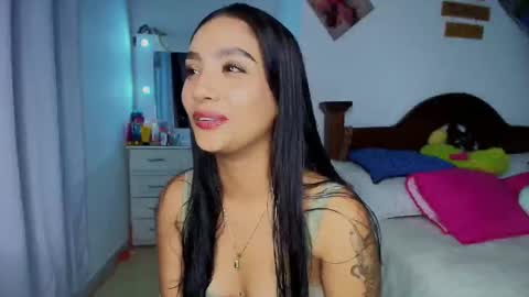 Snapshot of stefanny_pllus chatting on October 2025 01:28:01 AM Im MiaIts my first day here online show from October 2025 01:28:01 AM