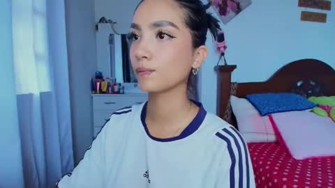 Snapshot of stefanny_pllus chatting on October 2025 05:58:02 PM Im MiaIts my first day here online show from October 2025 05:58:02 PM