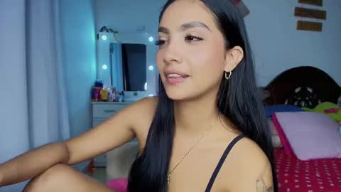 Snapshot of stefanny_pllus chatting on November 2025 02:10:01 AM Im MiaIts my first day here online show from November 2025 02:10:01 AM