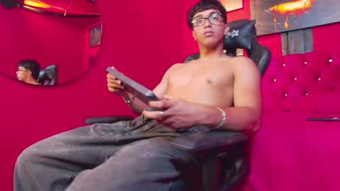 Stefano online show from December 2025 06:58:01 PM