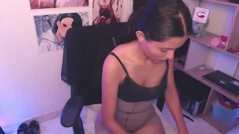 stefany lovers online show from March 2025 07:05:01 PM