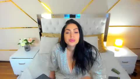 Stella Nelson online show from November 2025 06:47:01 AM