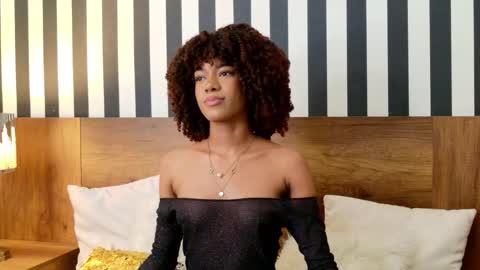 Snapshot of stellaciel_ chatting on October 2025 10:52:01 PM S T E L L A online show from October 2025 10:52:01 PM