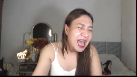 Snapshot of stellahugets chatting on November 2025 05:07:02 AM Stella online show from November 2025 05:07:02 AM