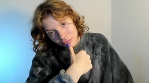 Snapshot of stellaswen chatting on October 2025 08:35:01 AM S T E L L A online show from October 2025 08:35:01 AM